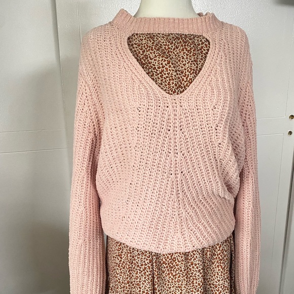 Cozy Knit Pullover Fluffy Oversized V Neck Light Pink Women's Sweater Size Large - Picture 5 of 8